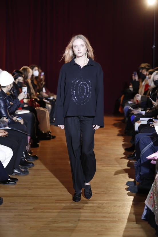 woman<br>FW22