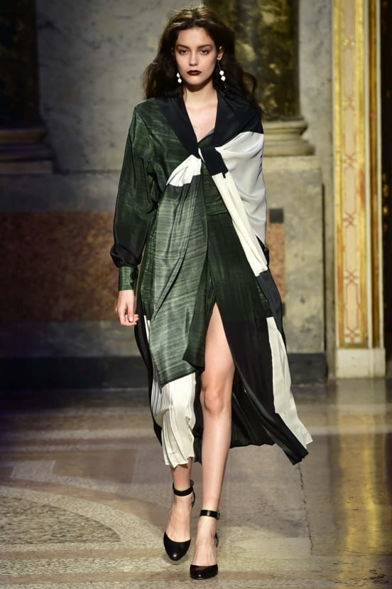 woman<br>F/W 18