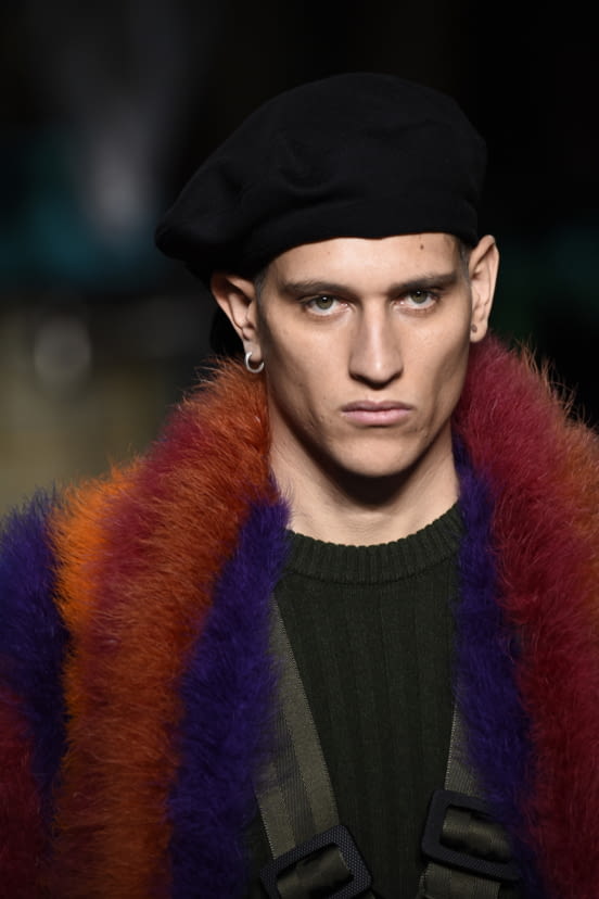 MoschinoMW ACCS F/W 17