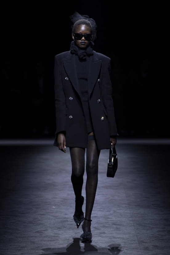 woman<br>FW22