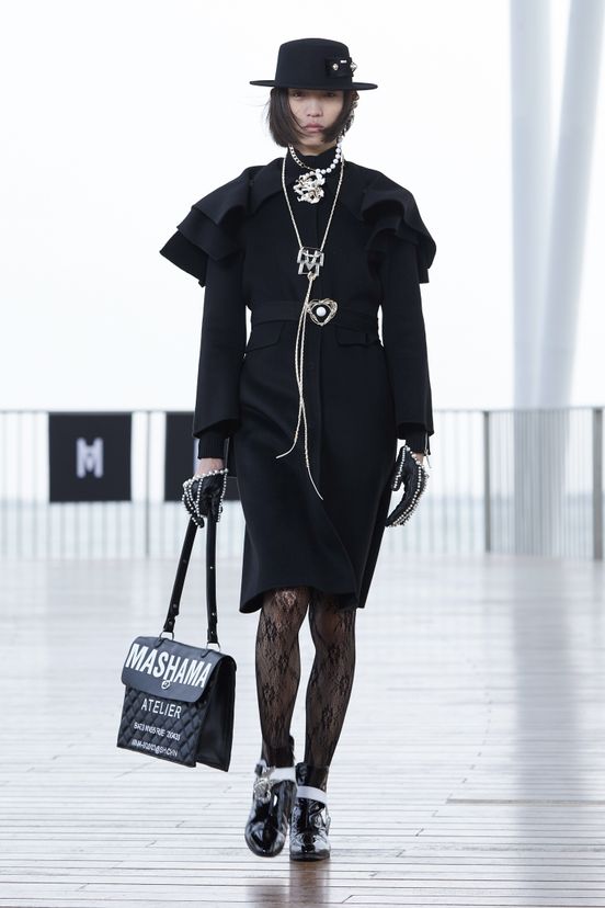 woman<br>FW21
