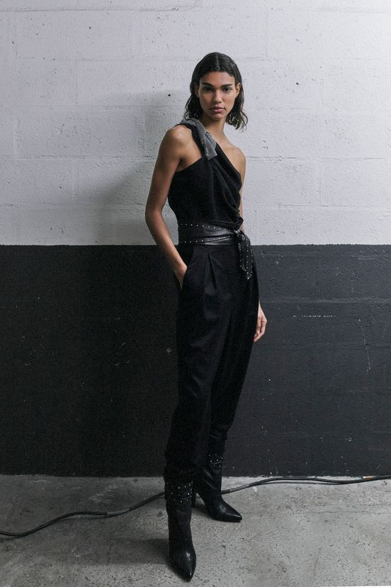 woman<br>FW22