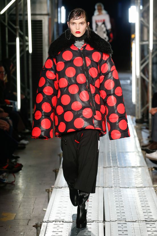 woman<br>FW16