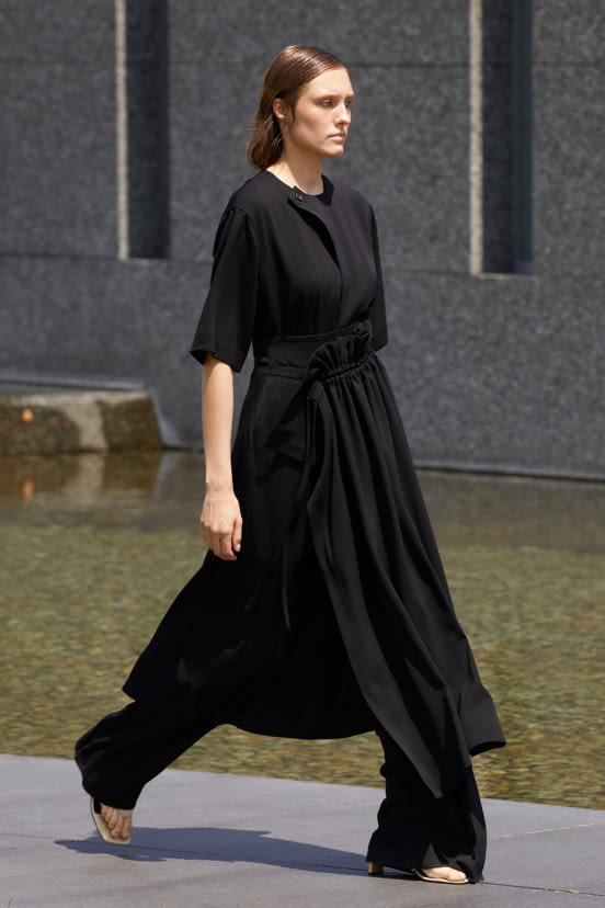 woman<br>SS21