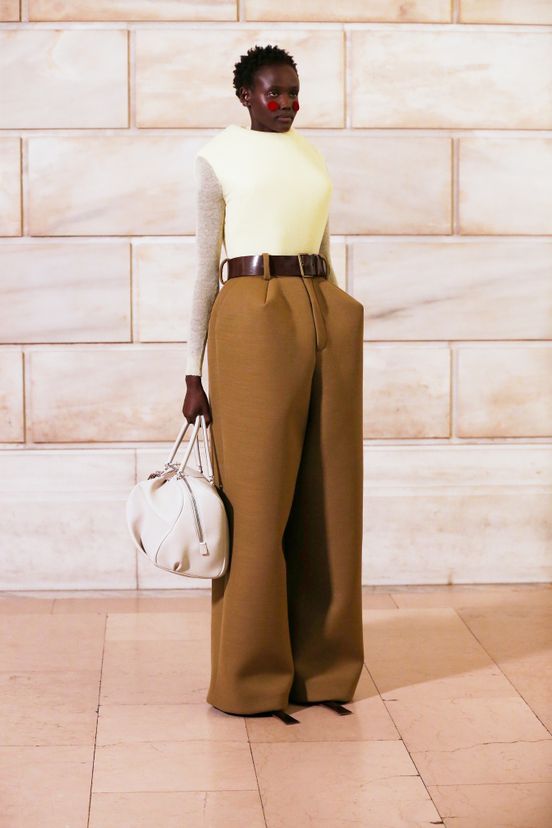 woman<br>SS25