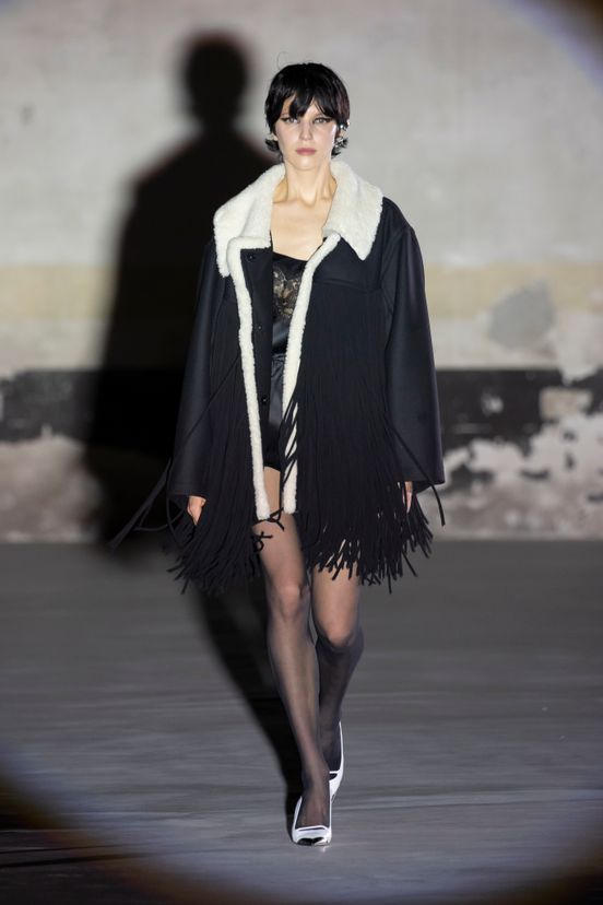 woman<br>FW21