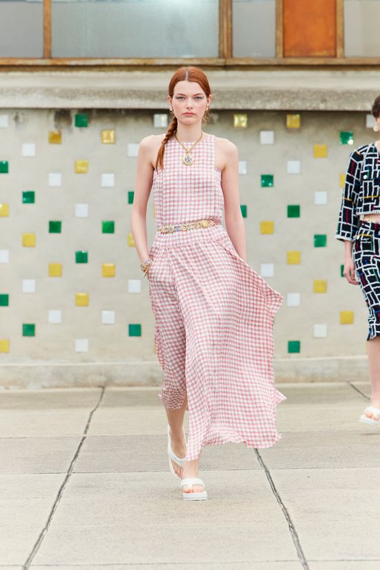 RESORT 2025 WOMENSWEAR TRENDS