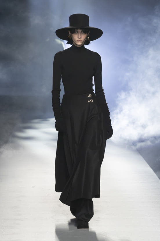 woman<br>FW21