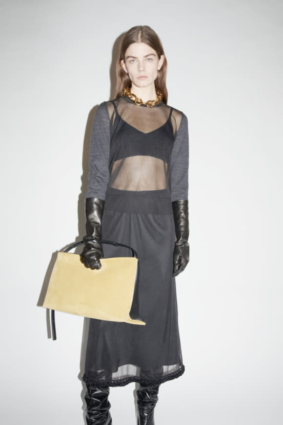 woman<br>FW21