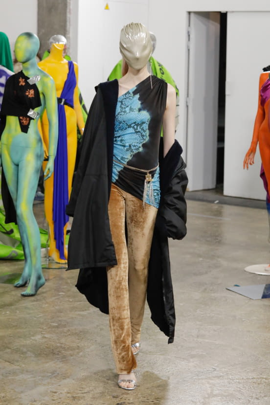 woman<br>FW22