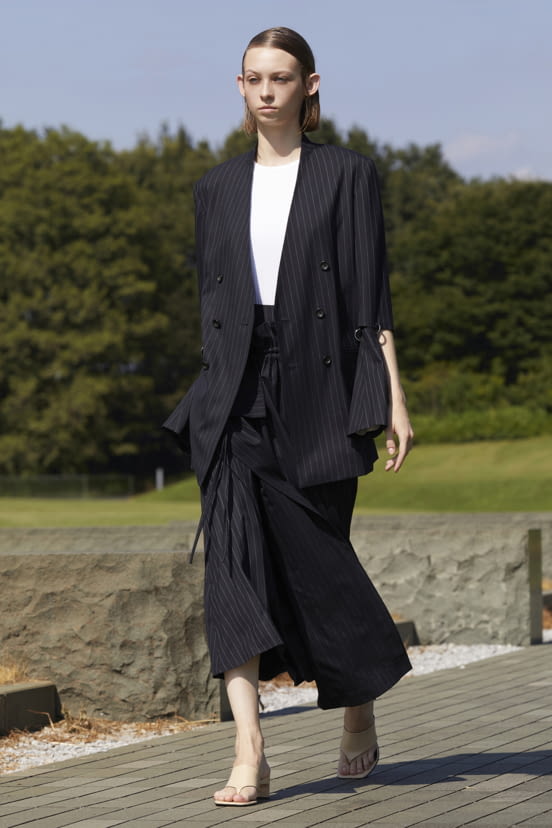 woman<br>SS21