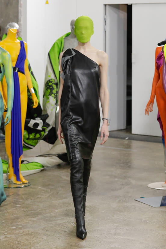 woman<br>FW22