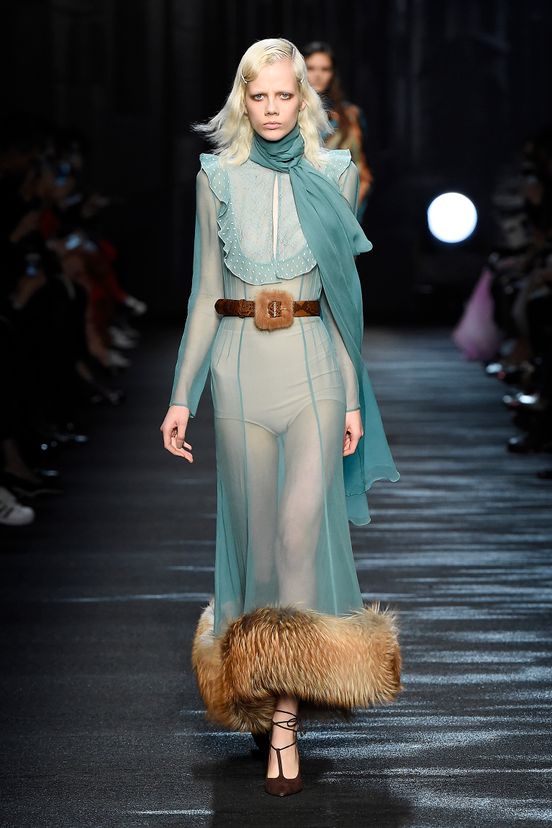 woman<br>FW16