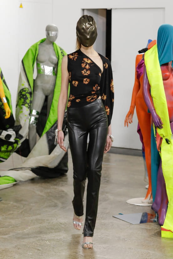 woman<br>FW22
