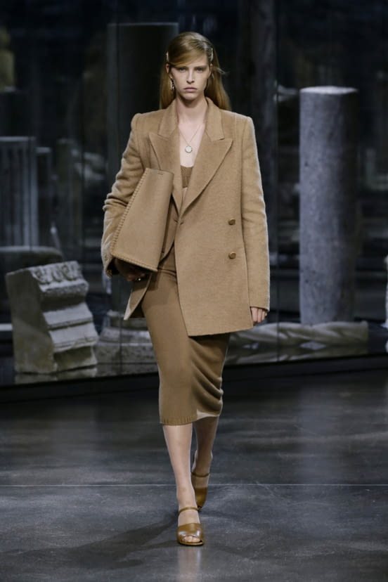 woman<br>FW21