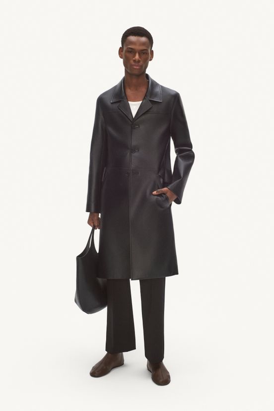 woman<br>Resort 2025