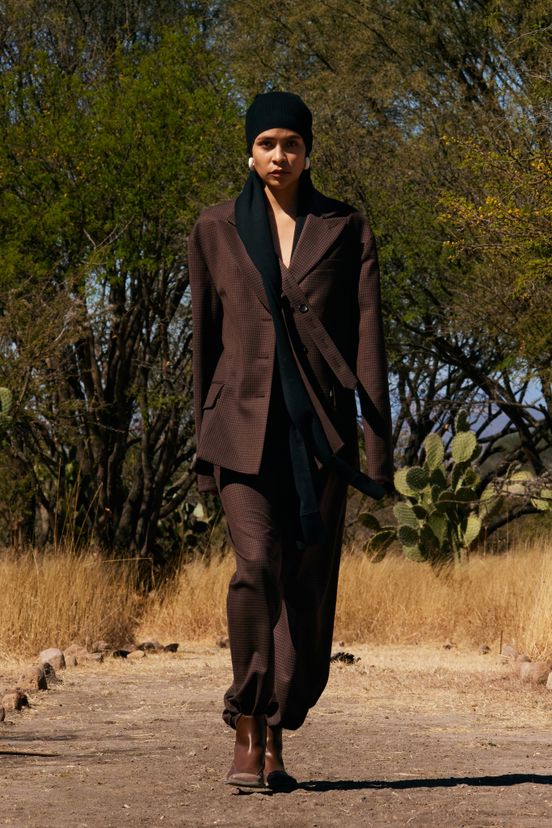 woman<br>FW23