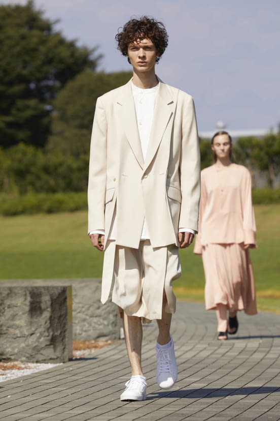 woman<br>SS21