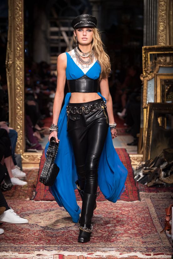 woman<br>FW16
