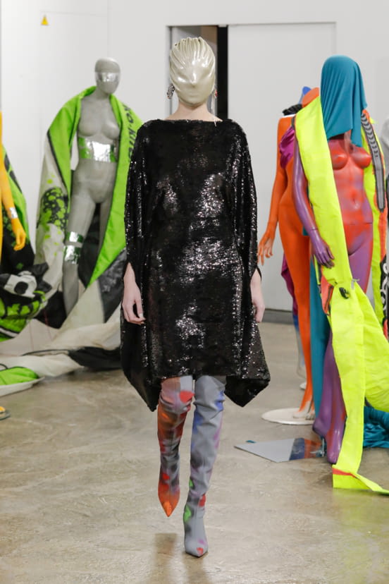 woman<br>FW22
