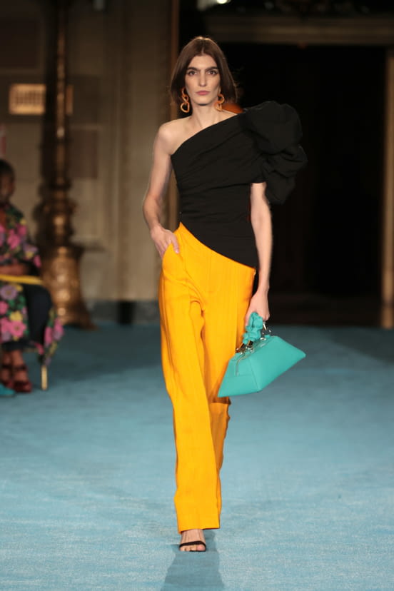 woman<br>SS22