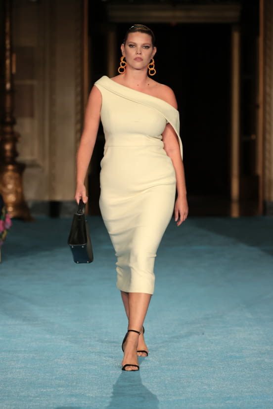 woman<br>SS22