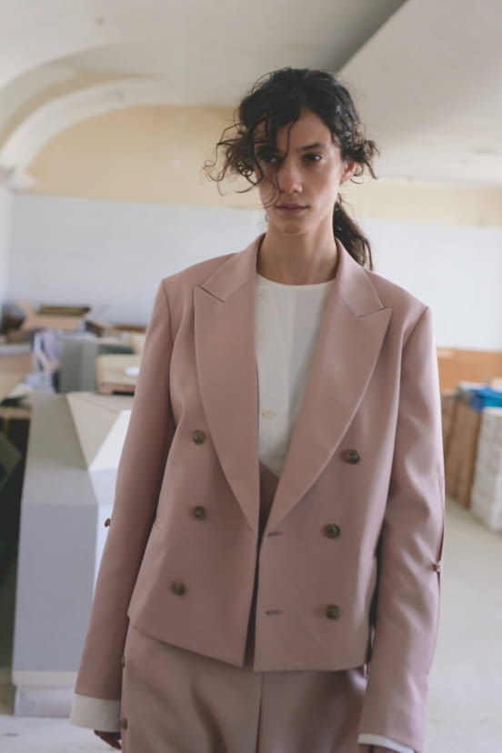 woman<br>FW21