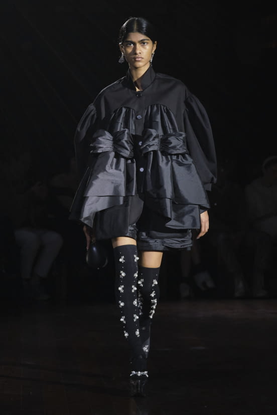 woman<br>FW22