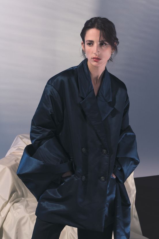 woman<br>FW22
