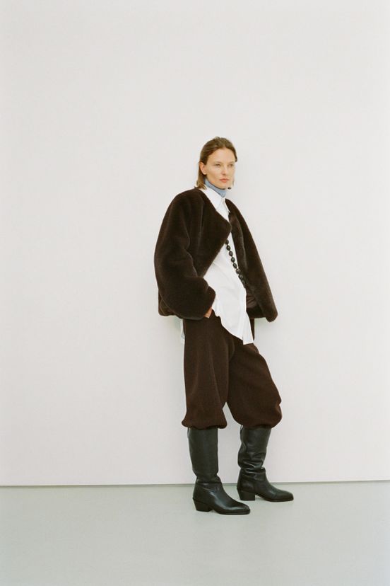 woman<br>FW23