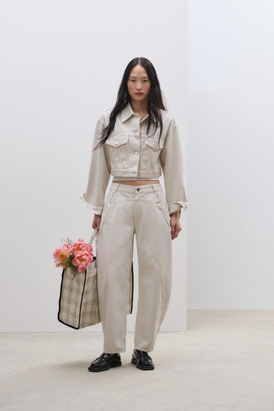 woman<br>Resort 2025