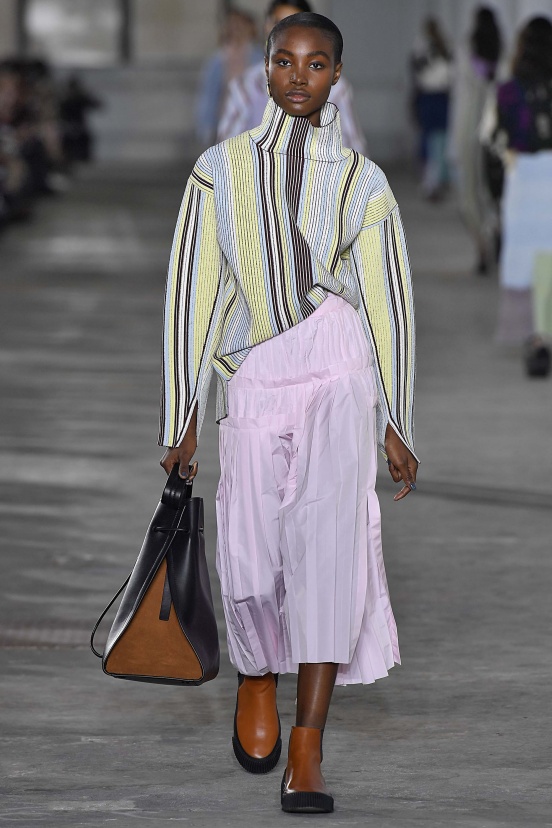 woman<br>FW18