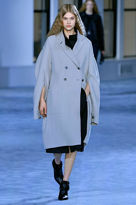 woman<br>FW19