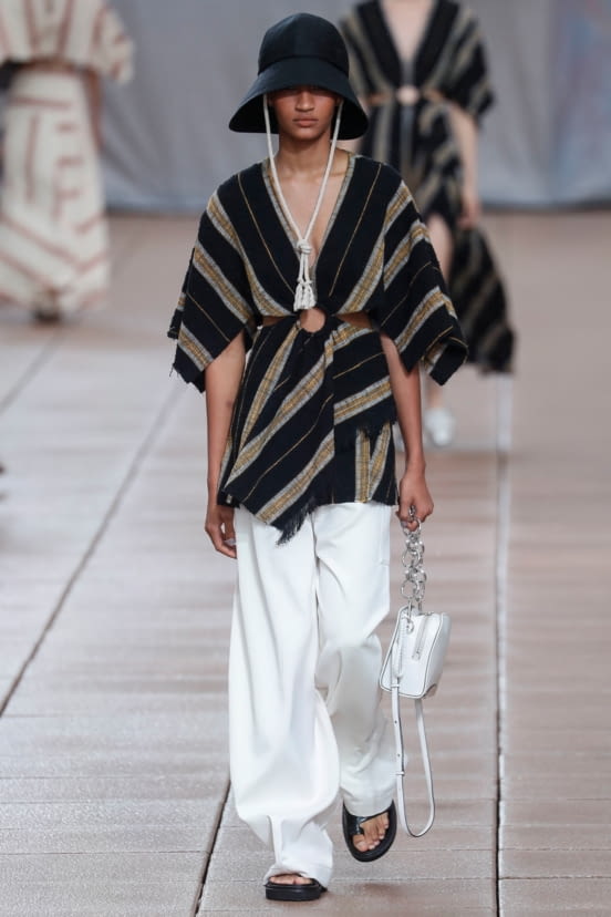 woman<br>SS19