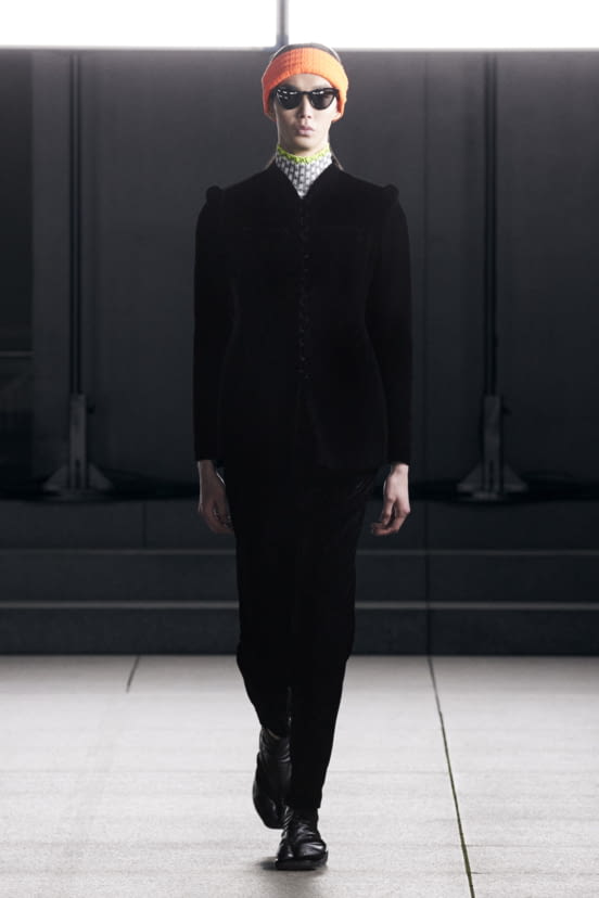 woman<br>FW22
