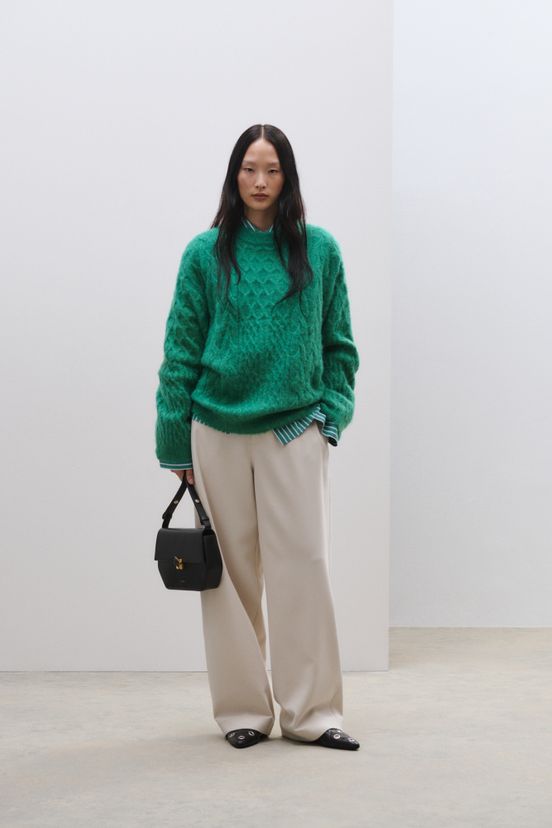 woman<br>Resort 2025