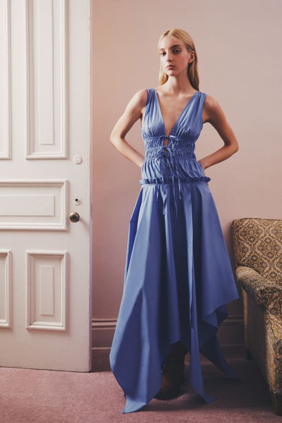 woman<br>Pre-Fall 2025