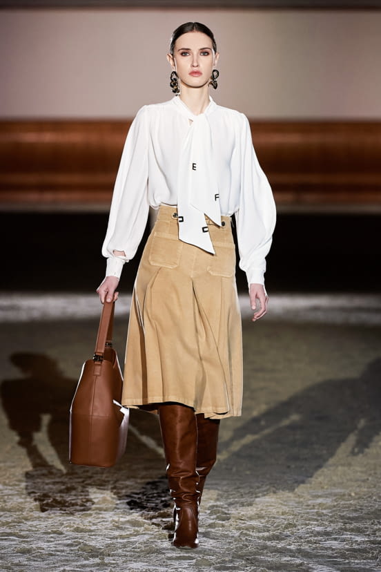 woman<br>FW21