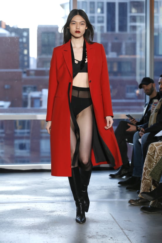 woman<br>FW22