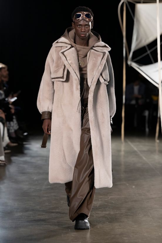 woman<br>FW23