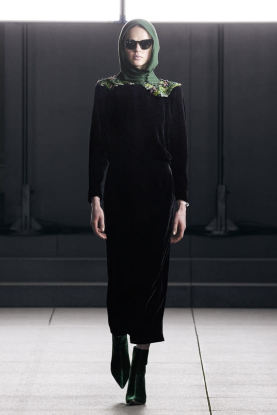 woman<br>FW22