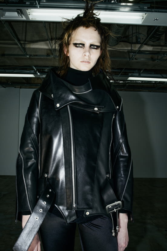 woman<br>FW22