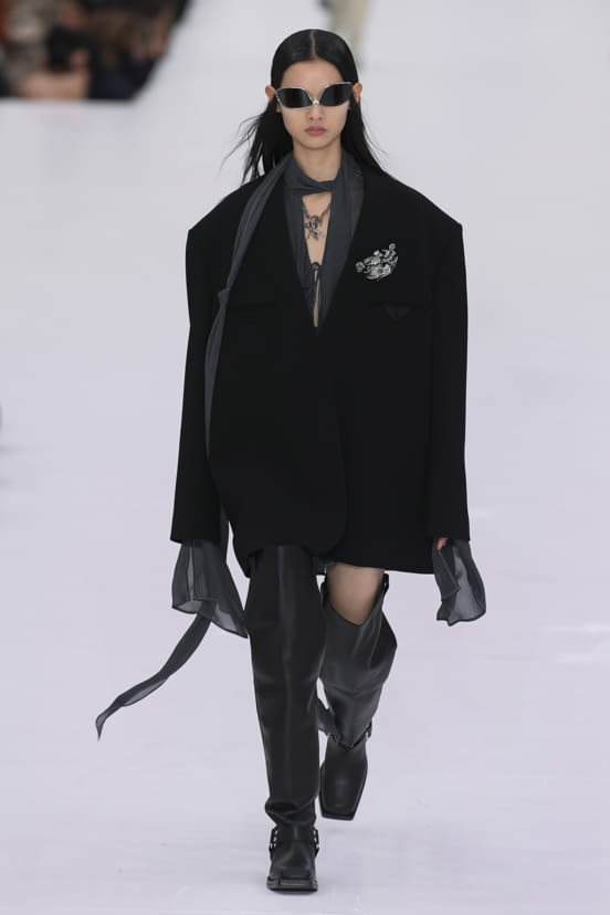 woman<br>FW22