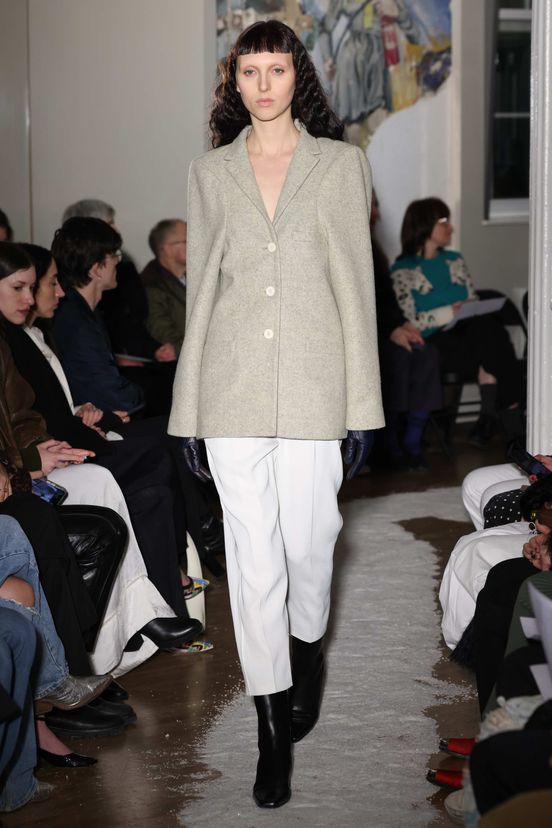 woman<br>FW23