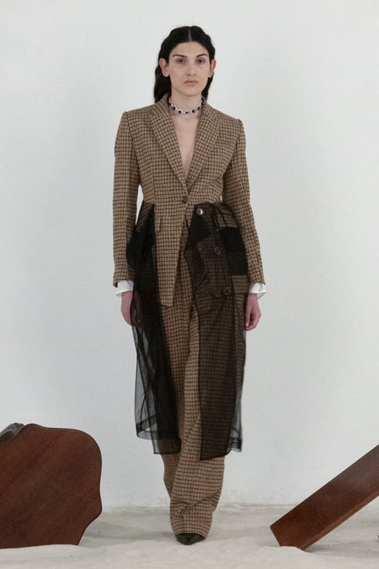 woman<br>FW21