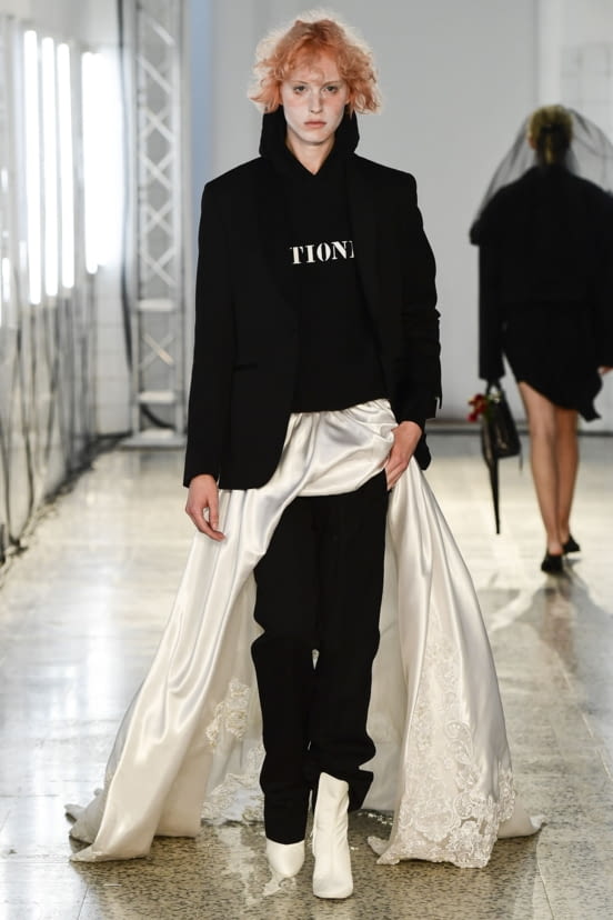 woman<br>SS19