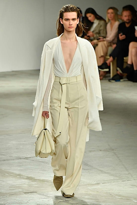 woman<br>SS20