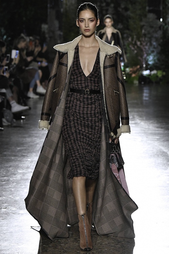 woman<br>FW19