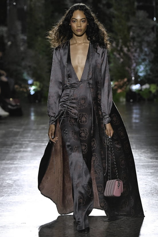 woman<br>FW19