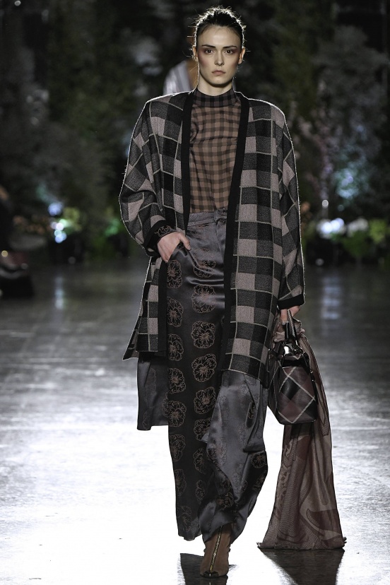 woman<br>FW19